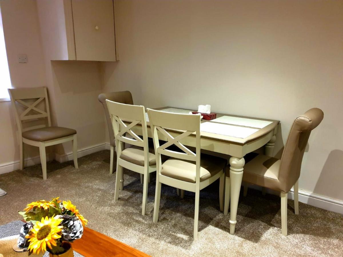 Elegant 2 Bed Apartment In Manchester Exterior foto